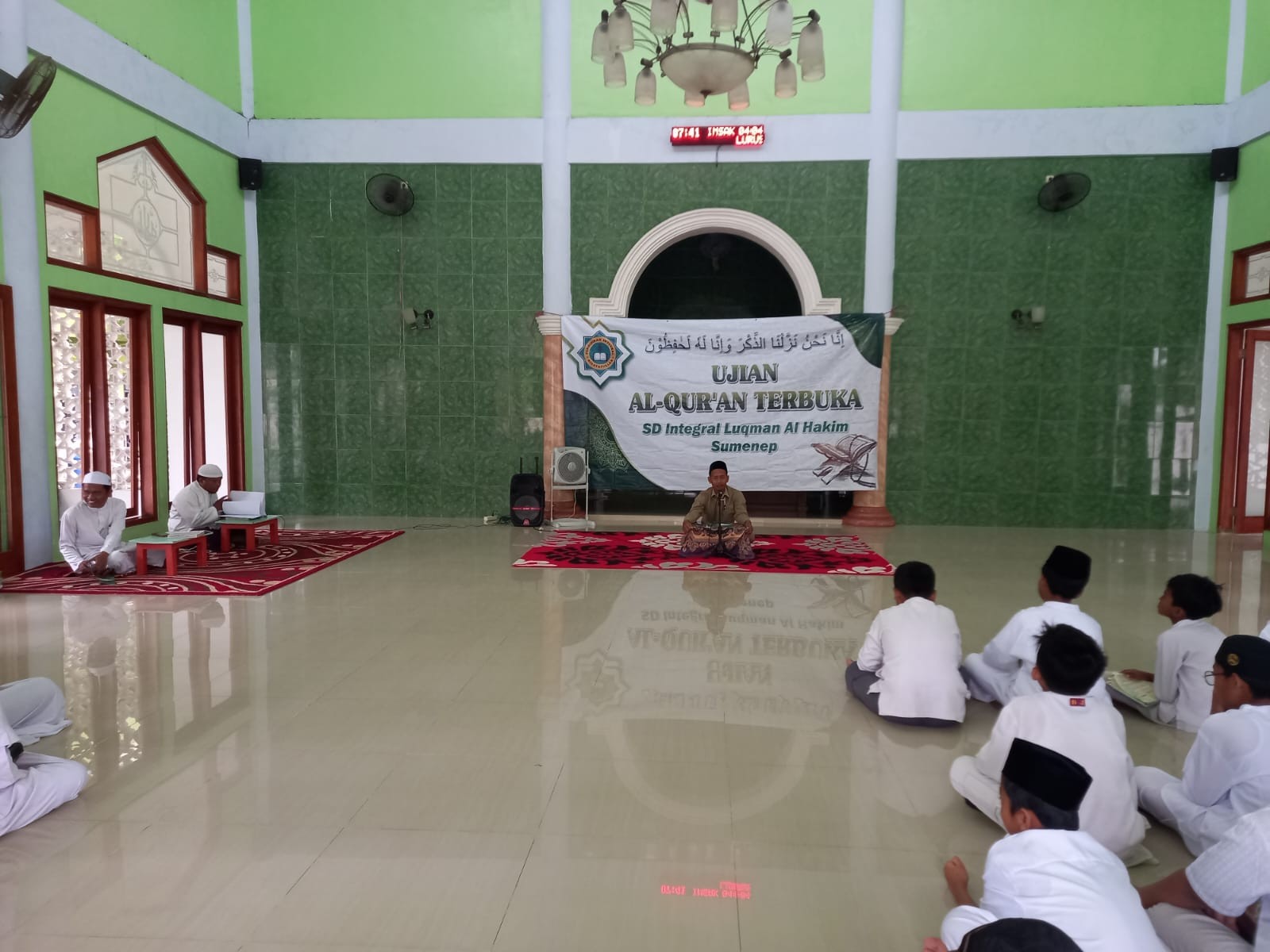 Ujian Al-Qur an Terbuka untuk siswa - siswi kelas VI
